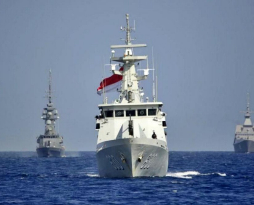 Armada Perang TNI AL dan Singapura Tenggelamkan Kapal Musuh di Natuna