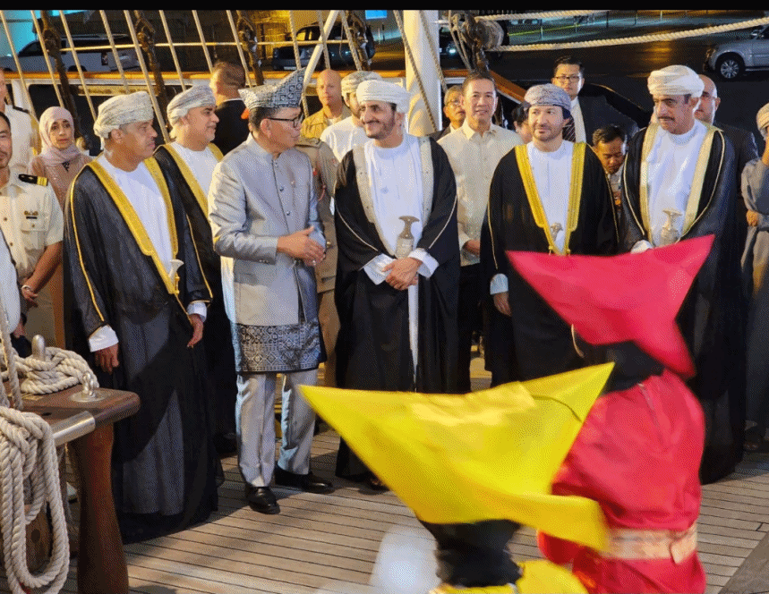 Meriah! Tarian Nusantara Malam Resepsi Diplomatik KRI Bima Suci di Oman Bikin Tamu Kagum