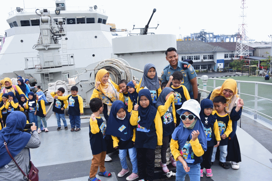 Cerianya Bocah-bocah TK Ikut Wisata Edukasi di Kapal Perang KRI Teluk Calang-524
