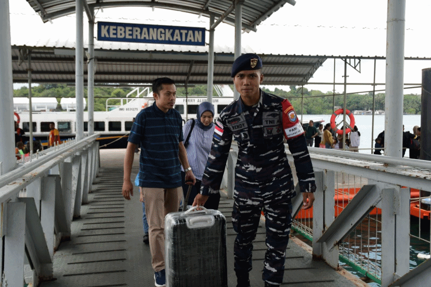 Prajurit TNI AL Siaga Pengamanan Mudik di Pelabuhan Punggur Batam