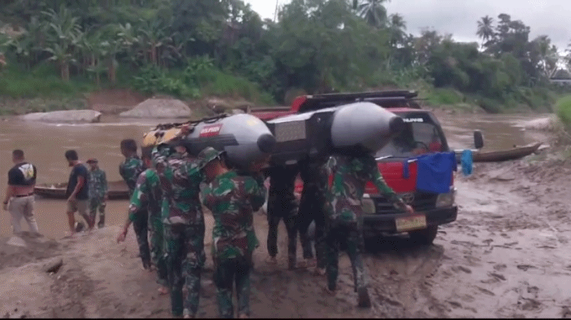 Banjir Bandang di Sumbar, TNI AL Terjunkan Satgas Bencana Alam