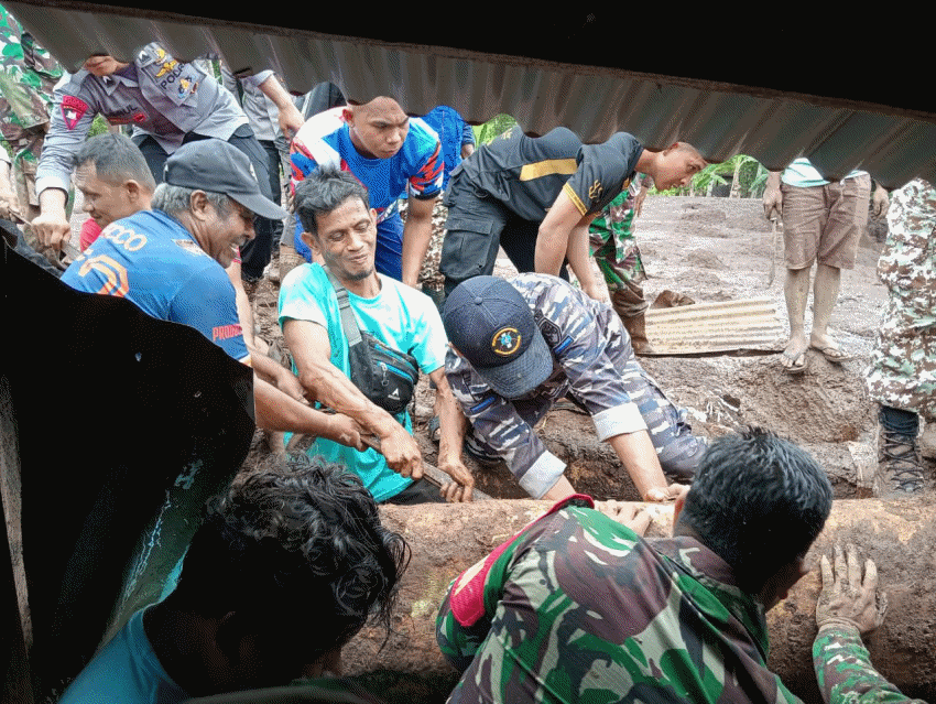 Banjir Bandang Ternate Renggut 13 Nyawa, TNI AL dan Tim SAR Gabungan Bergerak Cepat