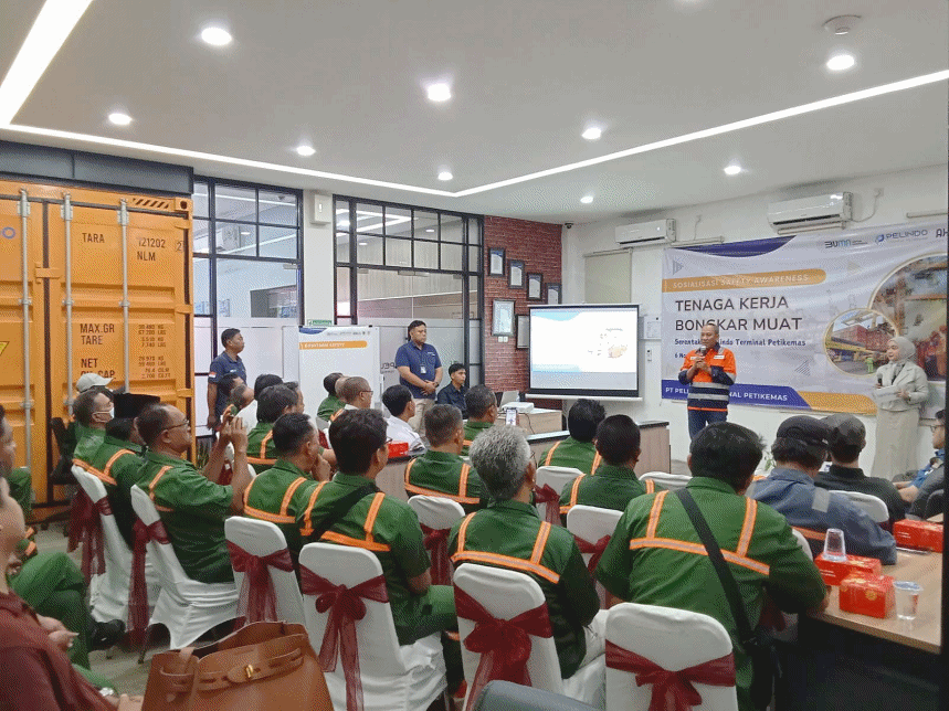 Keselamatan Kerja TKBM Prioritas, Pelindo Terminal Petikemas Sosialisasi Safety Awareness Serentak