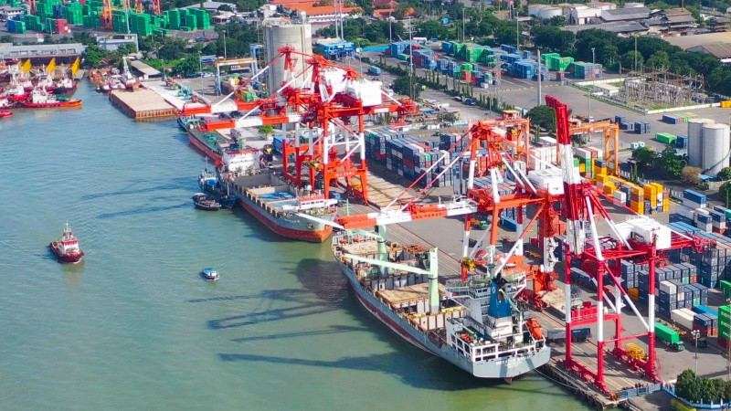 Kapal Adhoc & Kontainer Kosong Dorong Kinerja  TPK Nilam Naik 10 Persen