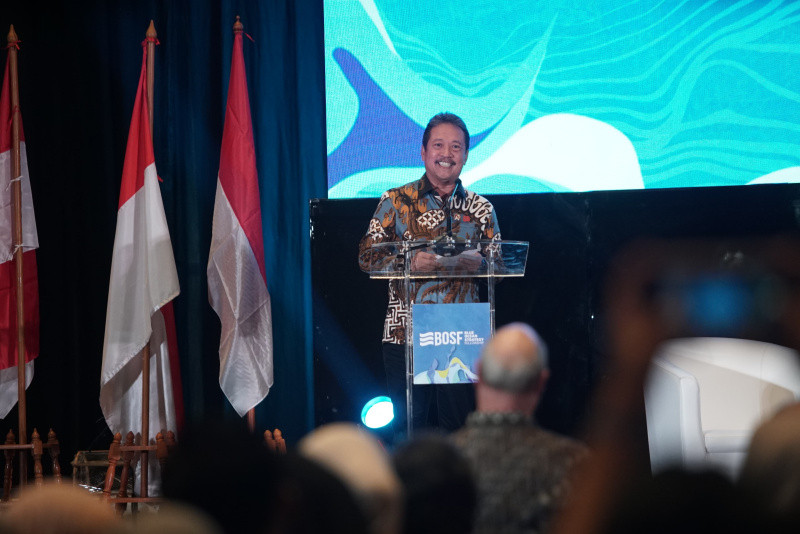 Dianugerahi Distinguished Fellow BOSF, Menteri Trenggono Ajak Anak Muda Bangun Sektor Kelautan