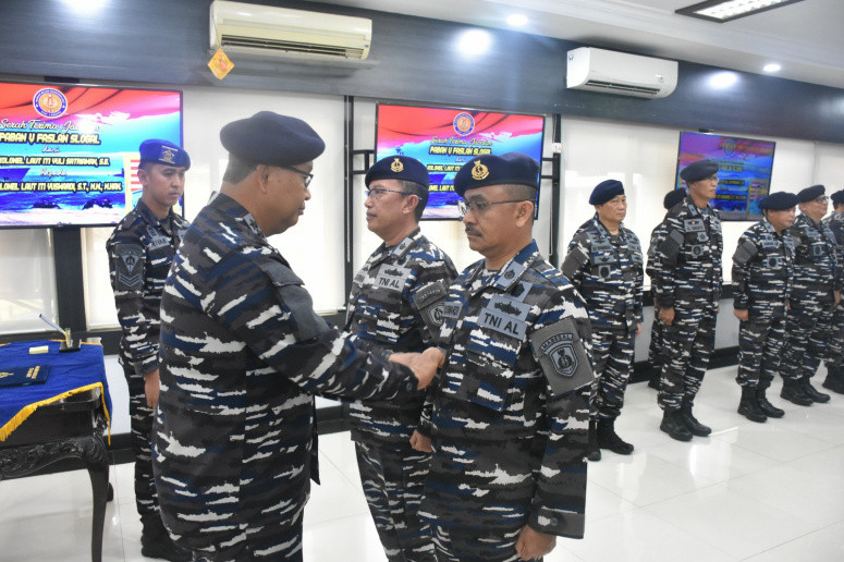 Aslog Kasal Pimpin Sertijab dan Pelepasan Perwira Slogal