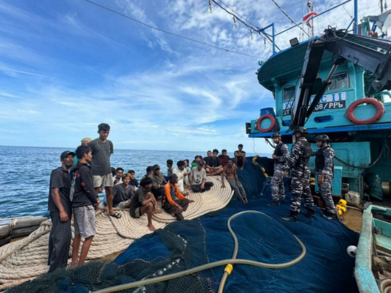 Kapal Perang KRI Surik-645 Gagalkan Penyelundupan Sabu di Selat Malaka