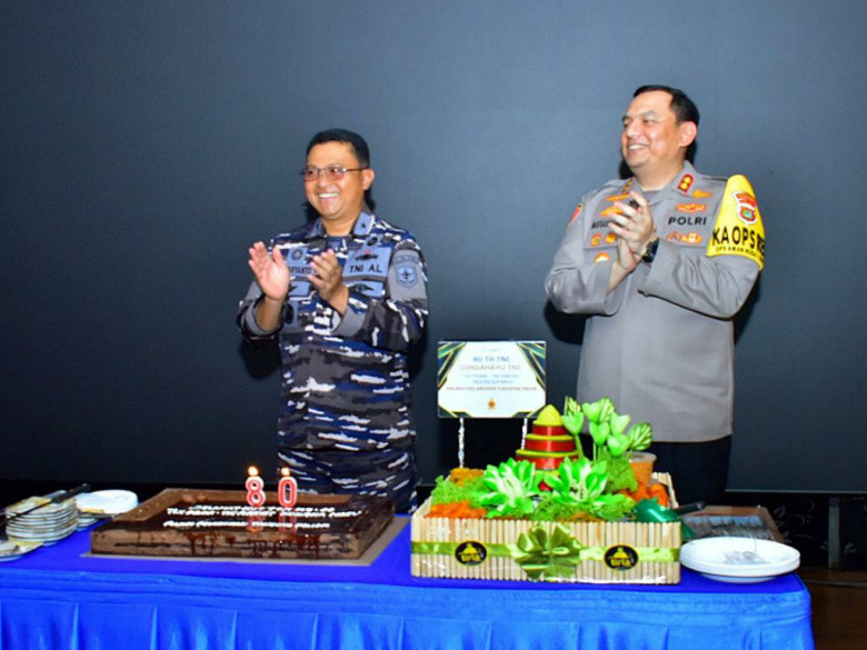 HUT ke-80 TNI, Kolinlamil Dapat Kejutan dari Polres Pelabuhan Tanjung Priok