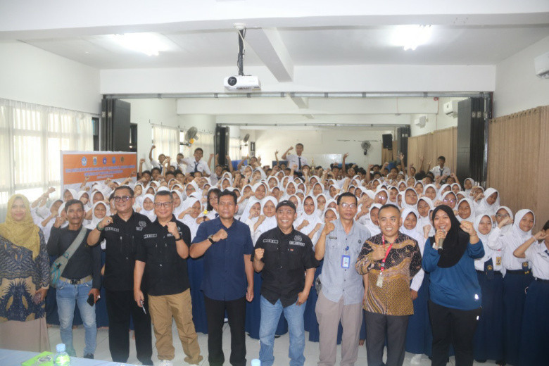 PWI Pokja Jaksel, BNN dan Kodim 0504 Edukasi Siswa SMPN 267: Teknologi Yes, Narkoba No!
