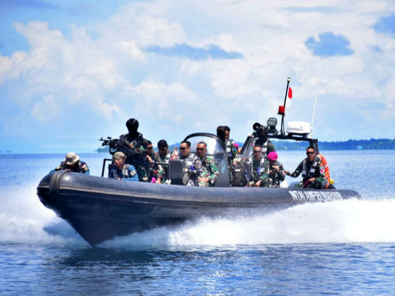 Semangat Pro JINGGO, Tim Kemenpan RB Kunker ke Sorong Naik Sea Rider