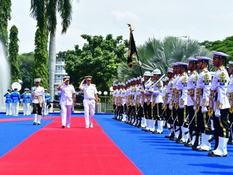 TNI AL Sambut Kunjungan Kehormatan Kepala Angkatan Laut Spanyol