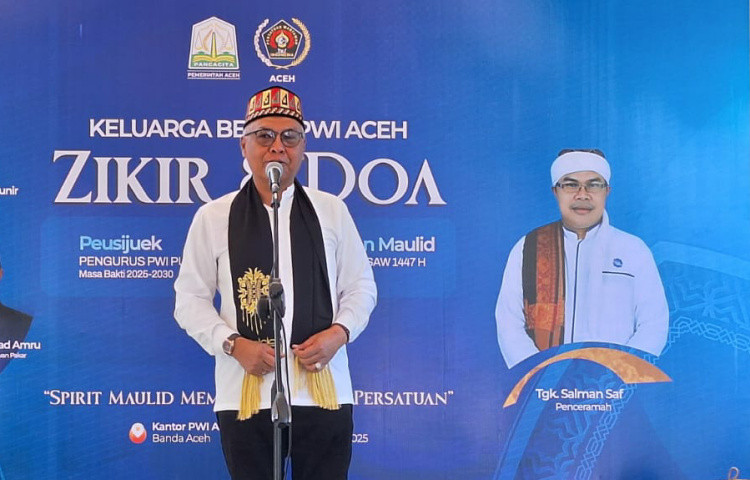 Ketum PWI Pusat Akhmad Munir Disambut Prosesi Peusijuk di Banda Aceh