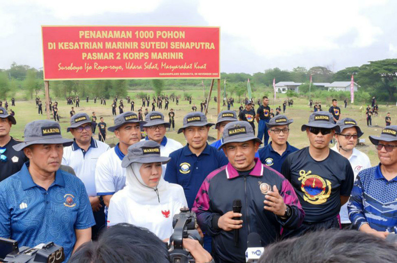 Tanam Pohon dan Berbagi Sembako, Aksi Sosial Pasmar 2 di HUT ke-80 Korps Marinir