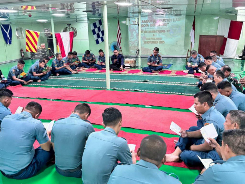 Hari Pahlawan, Prajurit KRI Tanjung Kambani-971 Kirim Doa dan Khataman Alquran