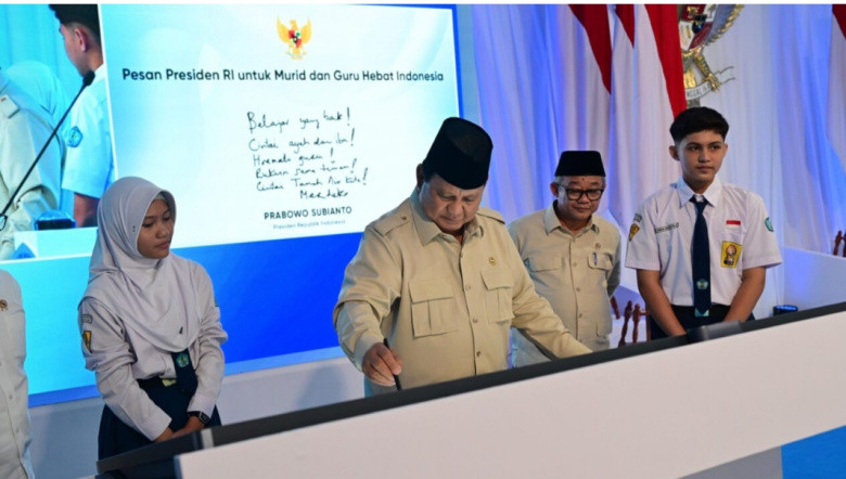 Presiden Prabowo Luncurkan Program Digitalisasi Pembelajaran untuk Indonesia Cerdas