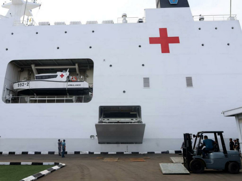 Pray for Sumatera, KRI Radjiman Wedyodiningrat-992 Dikerahkan ke Lokasi Bencana