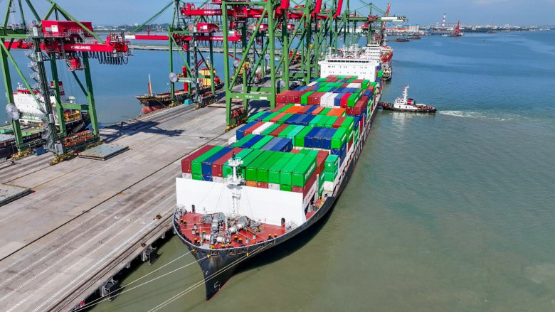 Sambut Maiden Voyage MV YM CONTINUITY, Terminal Teluk Lamong Perkuat Konektivitas Global