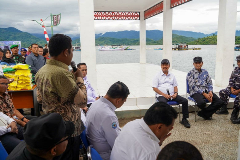 Menteri Trenggono Dorong Pengembangan Budidaya Kerang Mutiara di Pulau Bungin