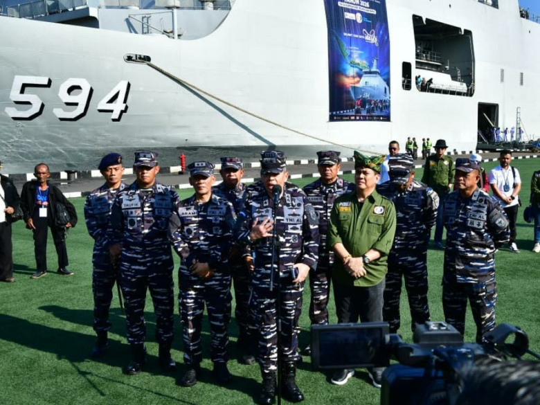 Asyiknya Mudik Lebaran ke Bangka Belitung Naik Kapal Perang TNI AL, Dijamu Buka Puasa dan Sahur