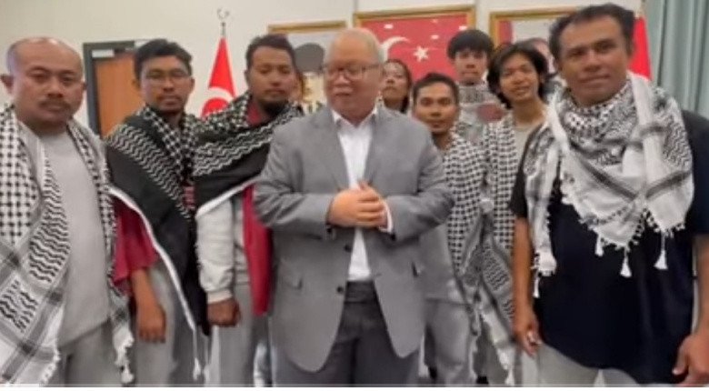 Disandera Militer Israel, 9 WNI Ditendang, Dipukul, Disetrum