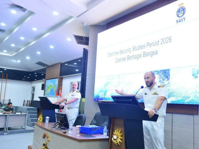 Membangun Sea Power, Pasis Dikreg Seskoal Ikuti Kuliah Umum Head of SPC Australia Capt Bernard Roy Dobson