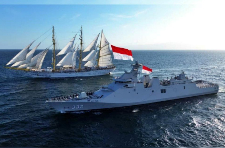 Rendezvous KRI Bima Suci dan KRI I Gusti Ngurah Rai-332 di Perairan Bitung, Gagah dan Indah