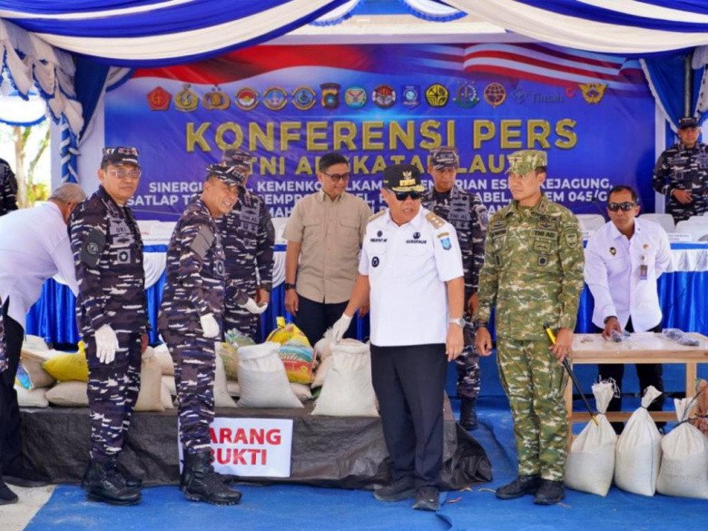 Lagi, TNI AL Gagalkan Penyelundupan 75,7 Ton Pasir Timah di Bangka Belitung