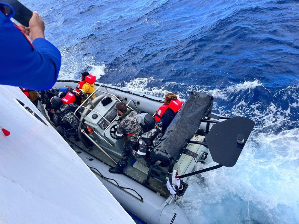Terdampar di Australia, 12 Nelayan Dijemput TNI AL dan Bakamla