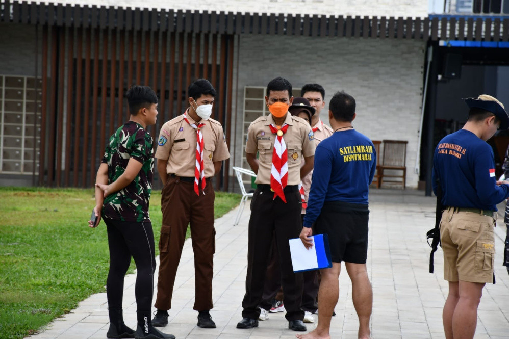 TNI AL Latih Selam Scuba Kepada  Pramuka Saka Bahari
