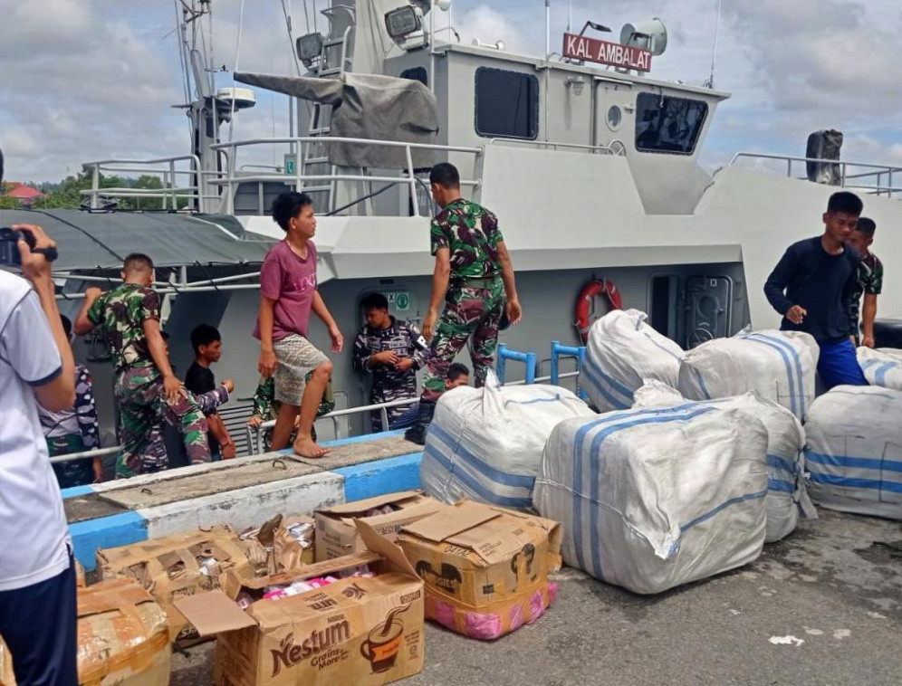 Penyelundupan Pakaian Bekas dan Kosmetik dari Malaysia Digagalkan TNI AL