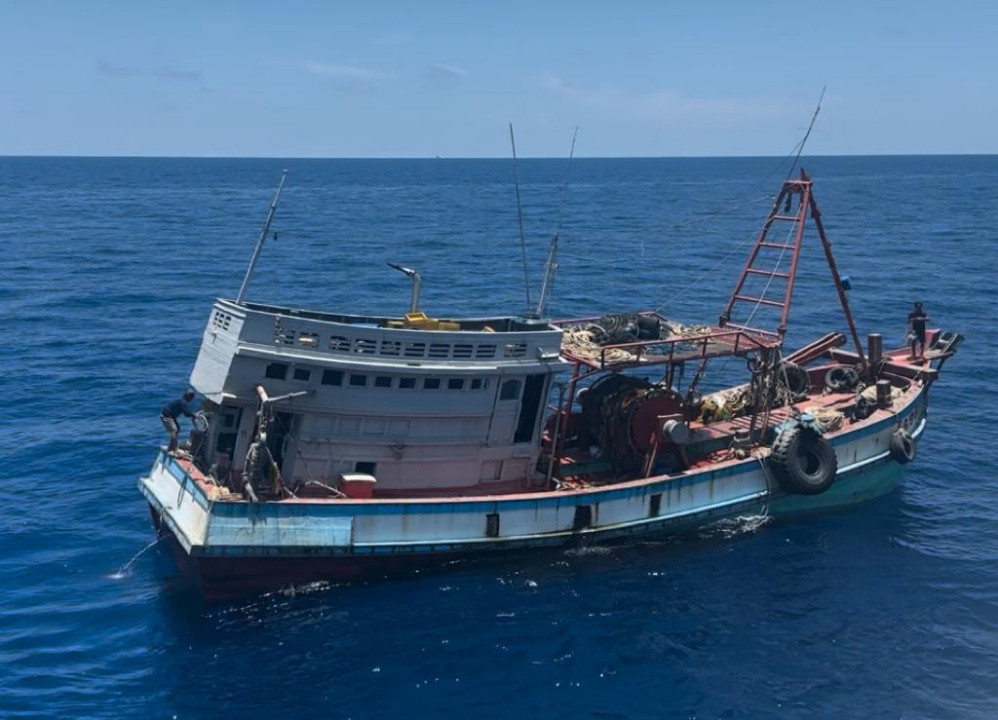 Kepergok Nangkap Ikan di Laut Natuna, Kapal Vietnam Disergap