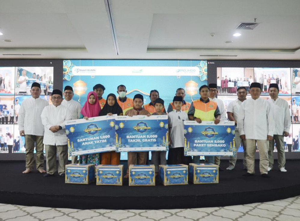 Pelindo Berbagi Ramadhan, SPMT Group Tebar Ribuan Sembako dan Santuni Anak Yatim