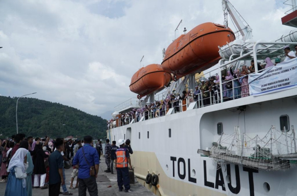 Alhamdulillah...ke Teluk Palu ,  Calhaj Tolitoli Naik Kapal Perintis  Difasilitasi Kemenhub