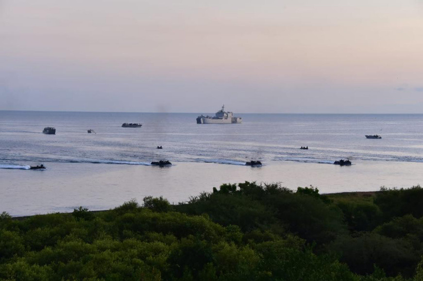 Armada Amfibi TNI AL Serbu Pantai Banongan Situbondo, Ada apa ?